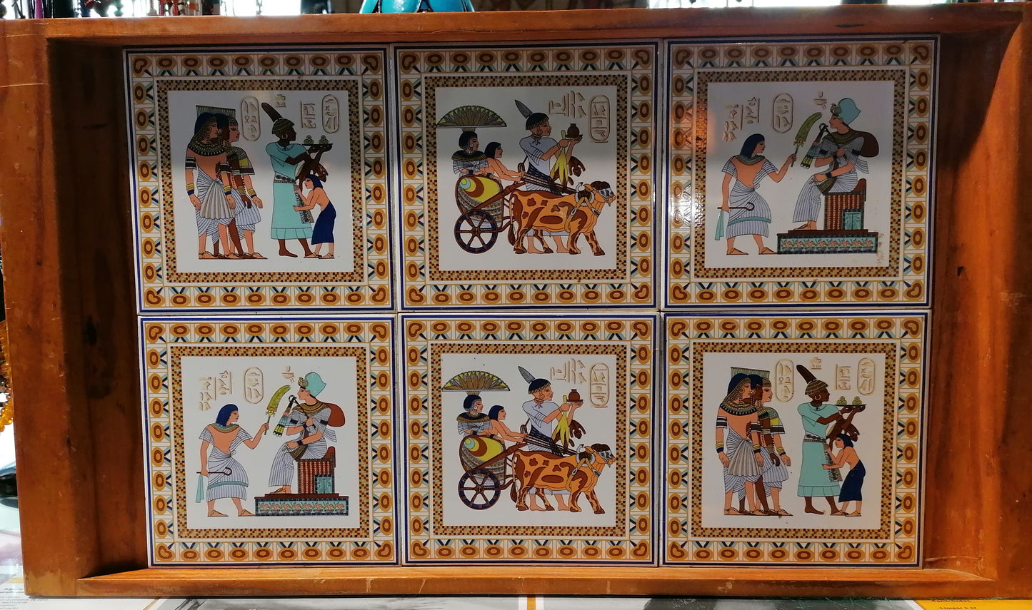 Tabuleiro Egipcio em Madeira com Azulejos Decorativos