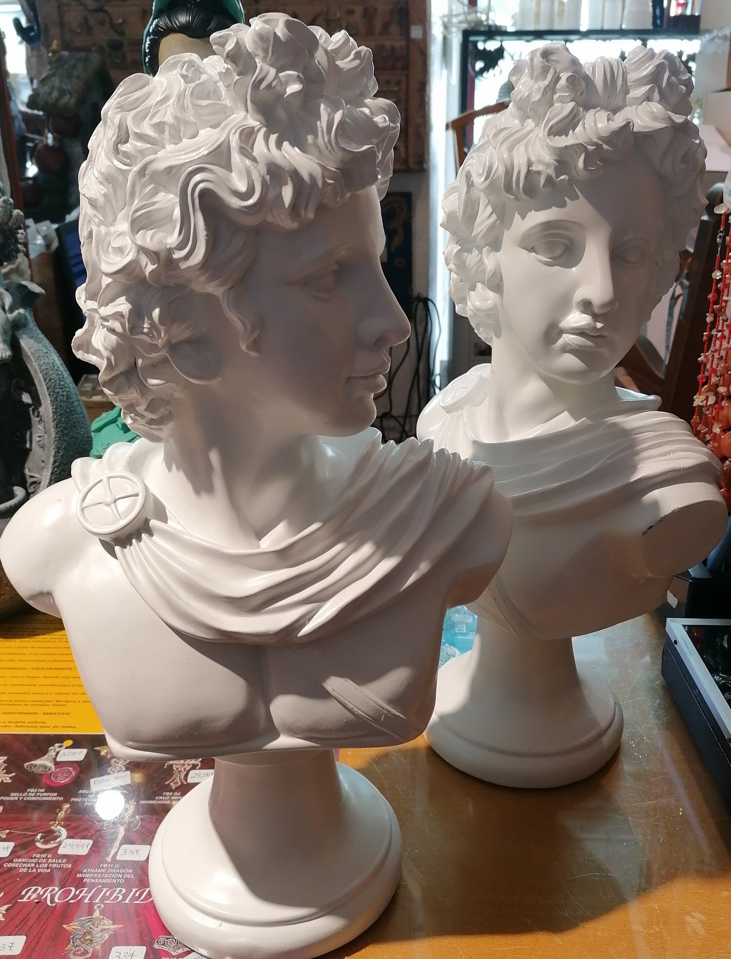 Busto de David: O Toque Clássico da Renascença na Sua Decoração - 21x16x45 cm