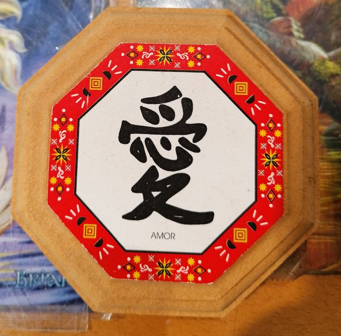 Baguá Feng Shui em Madeira com Espelho e Símbolos do Amor
