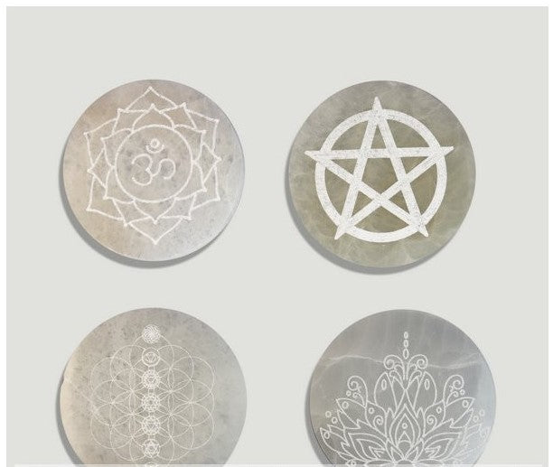 Base de Selenita Gravada para Limpeza Energética de Cristais – 10 cm