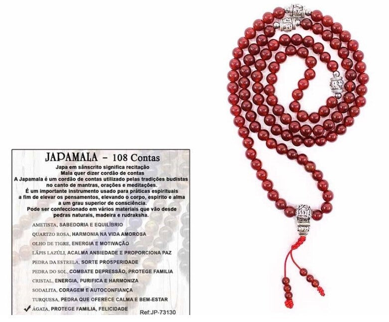 Japamala tradicional com cento e oito contas de pedra natural ágata laranja e detalhe de pendão laranja
