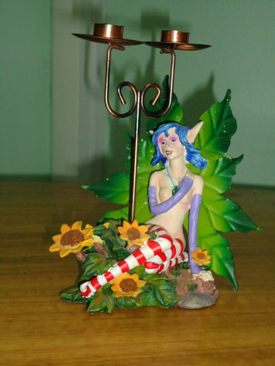 Fada sentada no Tronco - candelabro
