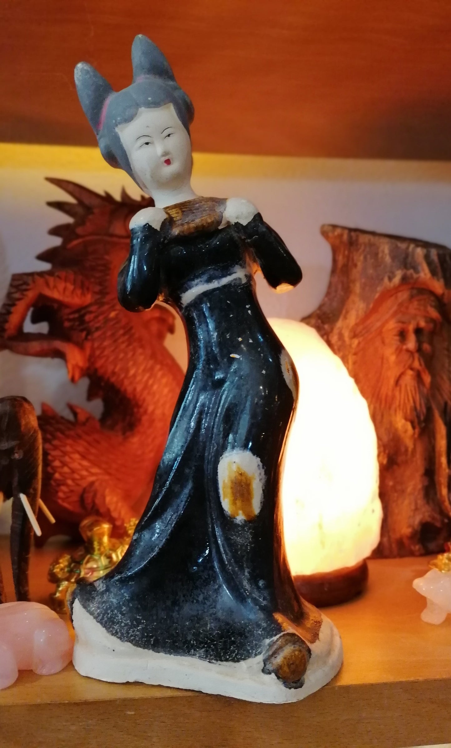 Figura de Senhora da Dinastia Tang a tocar instrumento - Reprodução