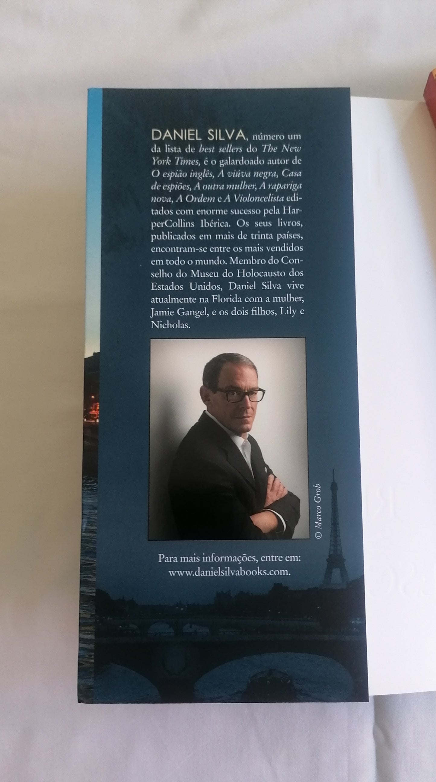 Retrato de uma Desconhecida – Daniel Silva | Thriller de Arte e Espionagem