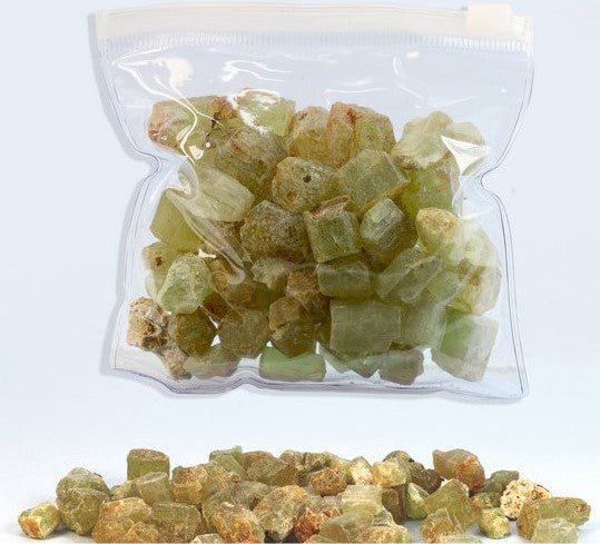 Pedra Apatite Verde Rolada para vitalidade e conexão com a natureza