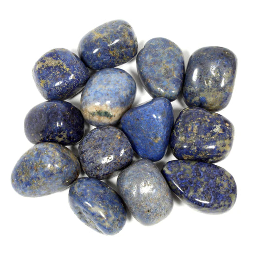 Pedra rolada de Dumortierite de cor azul escuro opaco, polida e ideal para foco e organização mental